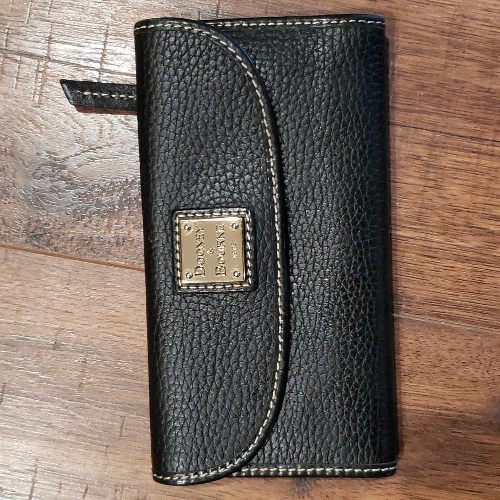 DOONEY & BOURKE Pebbled Leather Bifold Wallet